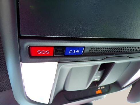 Certified 2025 Subaru Forester Premium image 20