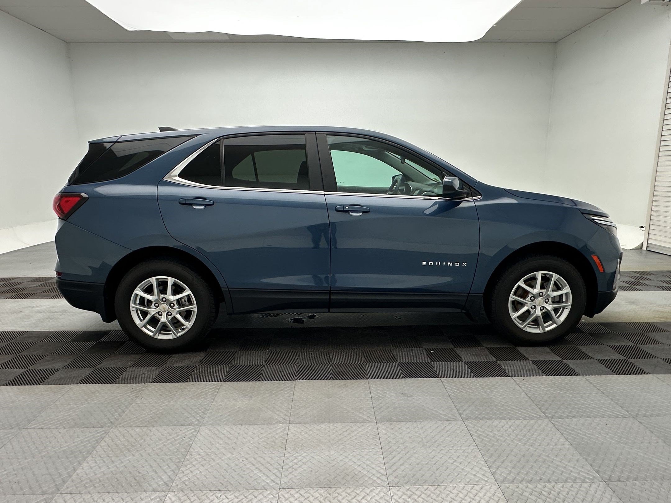 Certified 2024 Chevrolet Equinox LT AWD/4WD image 8