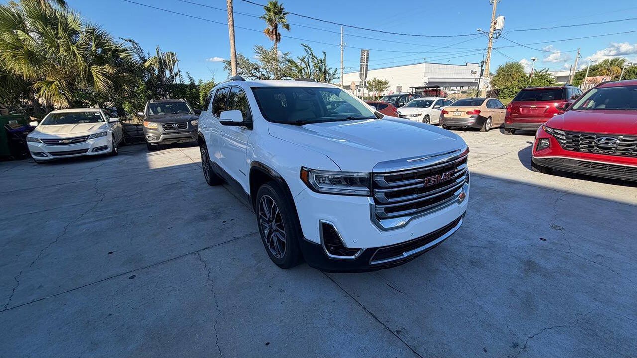 Used 2020 GMC Acadia SLT w/ Driver Alert Package II FWD image 4