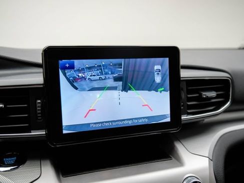Used 2022 Ford Explorer XLT w/ Equipment Group 202A AWD/4WD image 2