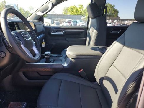 New 2026 GMC Sierra 1500 SLT image 21