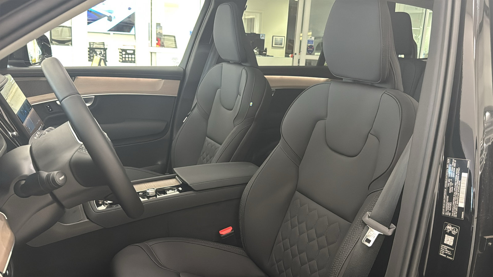 New 2026 Volvo XC90 T8 Plus w/ Protection Package Premier AWD/4WD image 23