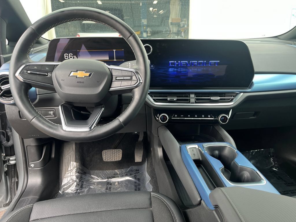 New 2025 Chevrolet Equinox EV LT w/ Convenience Package II AWD/4WD image 12