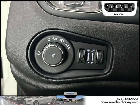 Used 2022 Jeep Renegade Altitude AWD/4WD image 20