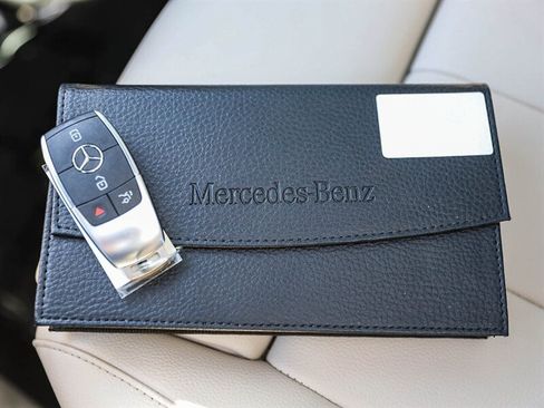 Used 2023 Mercedes-Benz GLB 250 image 34