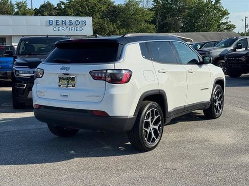 Used 2025 Jeep Compass Limited AWD/4WD image 3