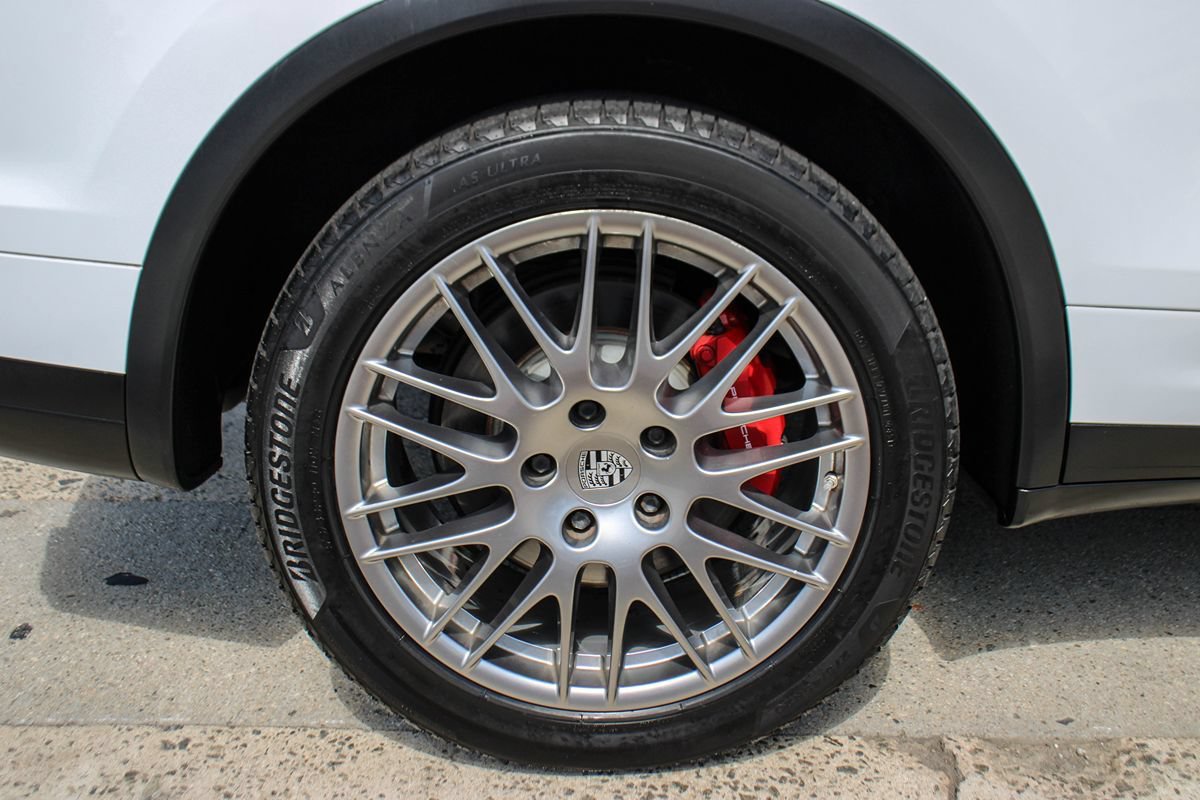 Used 2015 Porsche Cayenne Turbo AWD/4WD image 48