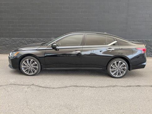 Used 2023 Nissan Altima 2.5 SL AWD/4WD image 6