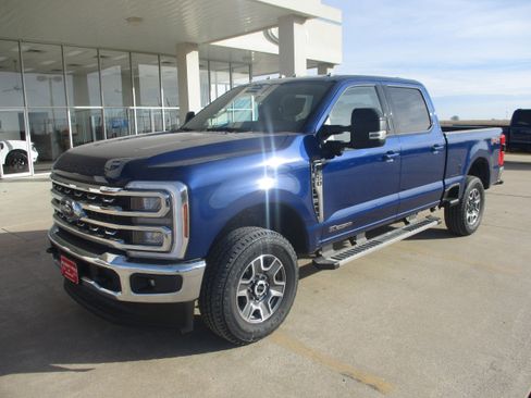 New 2026 Ford F250 Lariat w/ FX4 Off-Road Package image 2