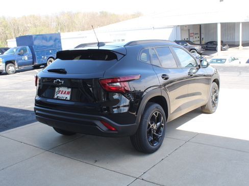 New 2026 Chevrolet Trax LT w/ Driver Confidence Package image 4