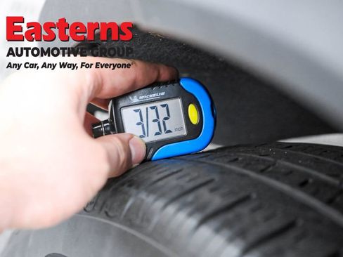 Used 2023 Kia Niro EX image 26