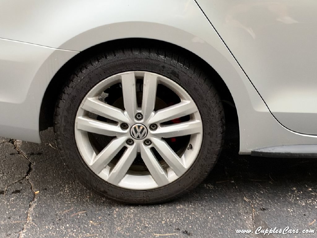 Used 2014 Volkswagen Jetta GLI FWD image 34