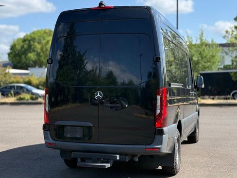 Used 2023 Mercedes-Benz Sprinter 1500 image 5