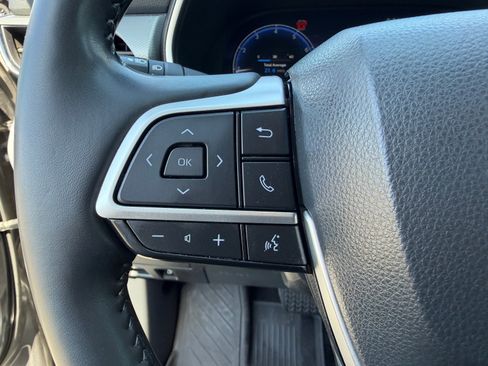 Used 2023 Toyota Highlander Platinum FWD image 18