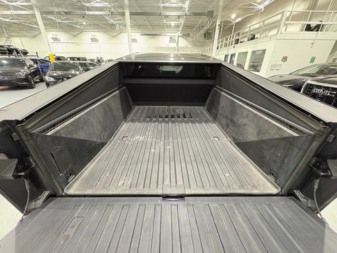 Used 2025 Tesla Cybertruck AWD Crew Cab image 36