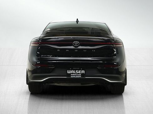 Used 2025 Toyota Crown XLE image 6