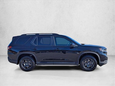 New 2025 Honda Pilot TrailSport image 4