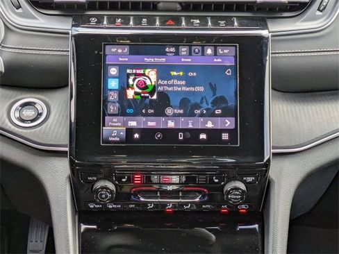 Used 2023 Jeep Grand Cherokee Altitude image 18