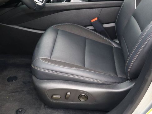Used 2024 Chevrolet Blazer EV LT AWD/4WD image 13