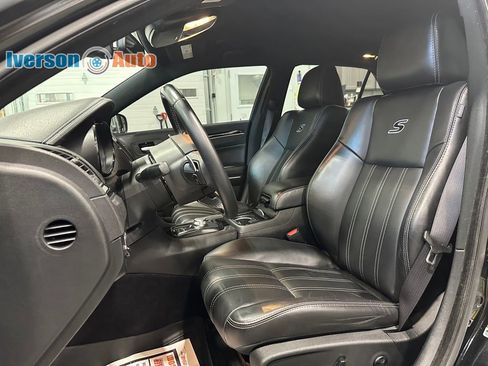 Used 2018 Chrysler 300 S w/ Beats Audio Group image 15