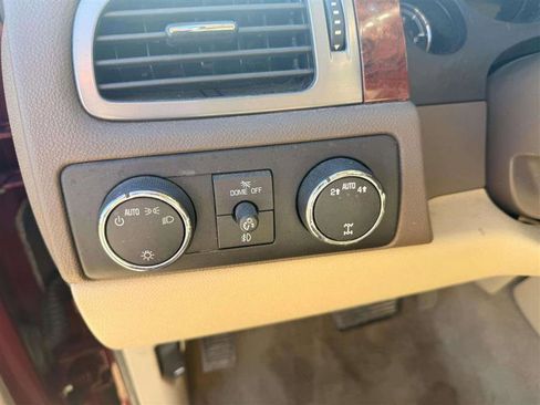 Used 2011 GMC Yukon SLT w/ SLT-2 Equipment Package image 28