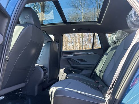New 2026 Volkswagen Tiguan SE R-Line AWD/4WD image 13