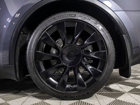 Used 2021 Tesla Model Y Long Range AWD/4WD image 33