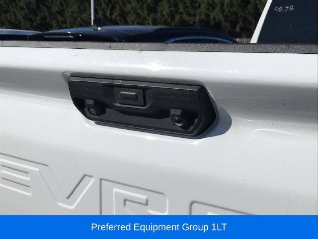 Used 2025 Chevrolet Silverado 2500 LT w/ Convenience Package AWD/4WD image 4
