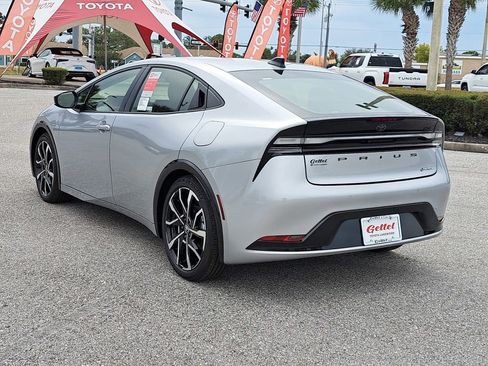 New 2026 Toyota Prius Plug-In Hybrid image 4