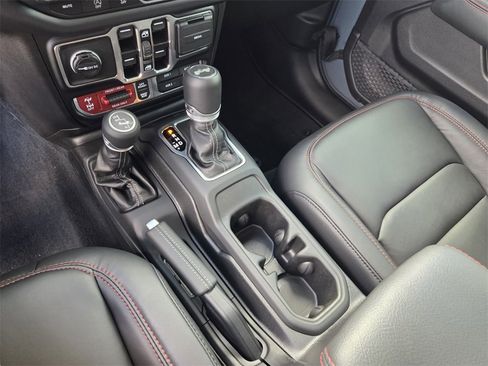 Used 2025 Jeep Wrangler Unlimited Rubicon w/ Safety Group image 28