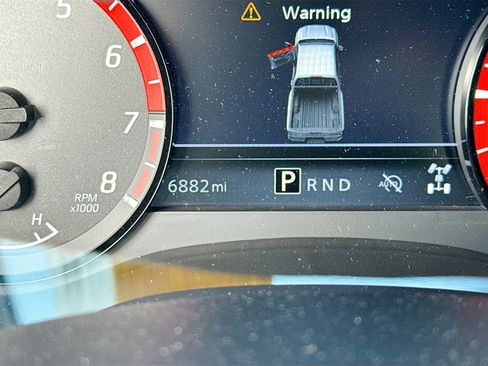 Used 2024 Nissan Frontier PRO-4X w/ Technology Package image 12