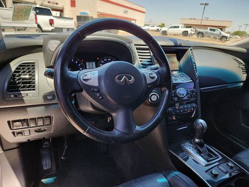 Used 2017 INFINITI QX70 AWD image 12