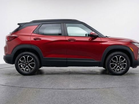 Used 2025 Chevrolet TrailBlazer LT image 11