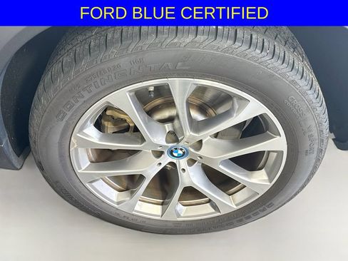 Used 2025 BMW X5 xDrive50e AWD/4WD image 36