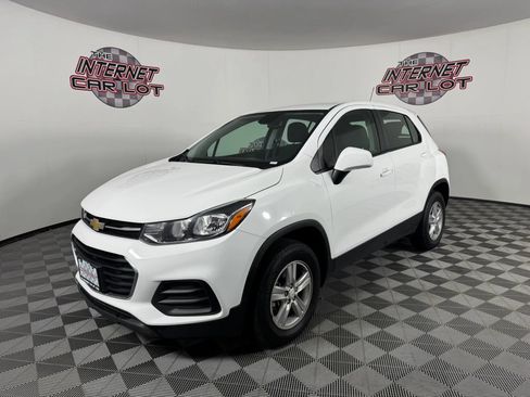 Used 2018 Chevrolet Trax LS AWD/4WD image 3