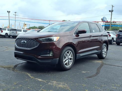 Certified 2024 Ford Edge SEL w/ Convenience Package AWD/4WD image 3