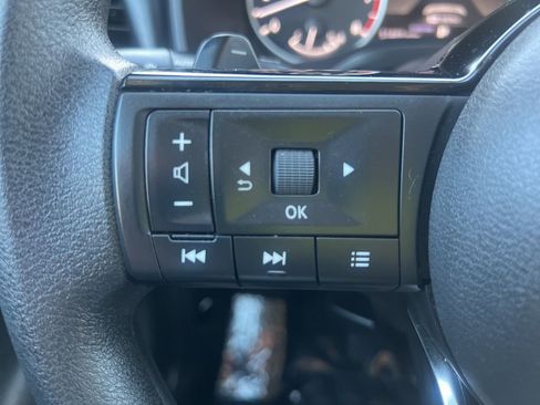 Used 2023 Nissan Rogue SV FWD image 47