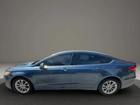 Used 2019 Ford Fusion SE FWD image 2