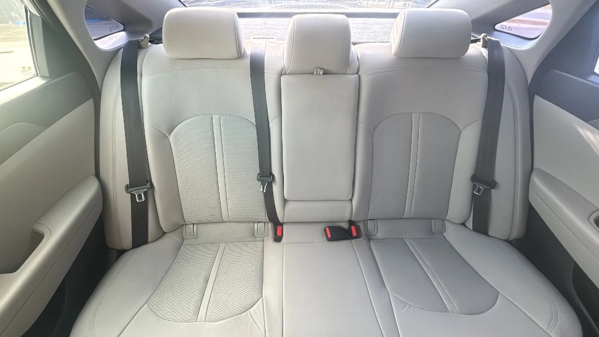 Used 2015 Hyundai Sonata SE FWD image 11