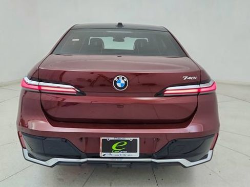 Used 2025 BMW 740i image 5