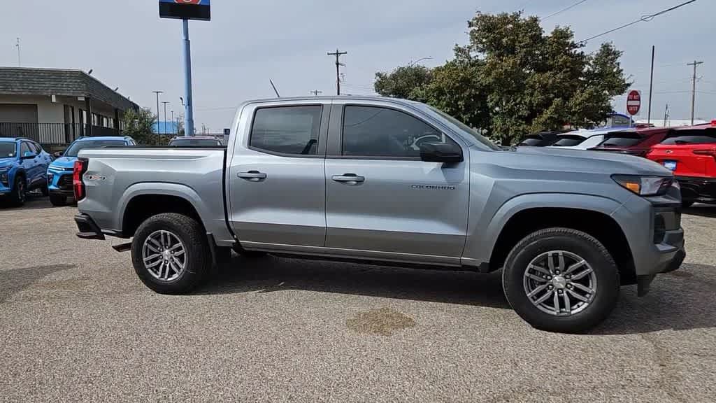 Used 2024 Chevrolet Colorado LT w/ LT Convenience Package II AWD/4WD image 9