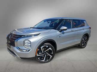 Used 2023 Mitsubishi Outlander SE video 1