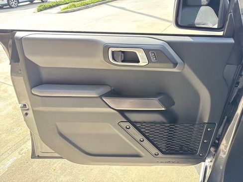 Used 2022 Ford Bronco Black Diamond image 17