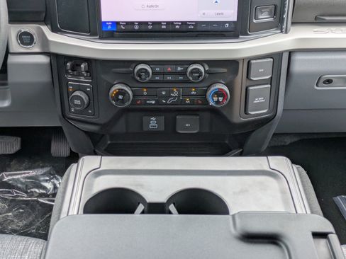 New 2026 Ford F250 XLT w/ XLT Premium Package AWD/4WD image 18