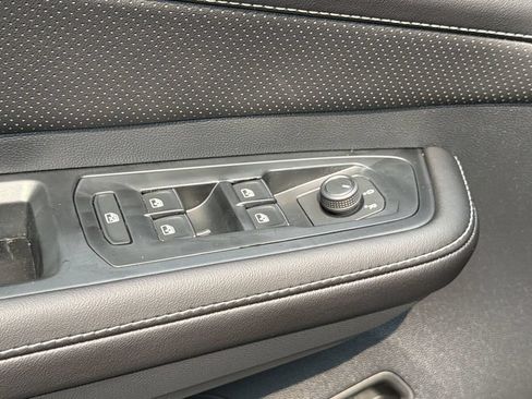 New 2026 Volkswagen Atlas Cross Sport SE FWD image 30