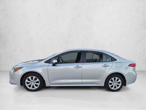 Used 2025 Toyota Corolla LE FWD image 8