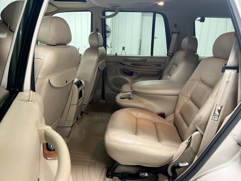 Used 2001 Lincoln Navigator 4WD image 22