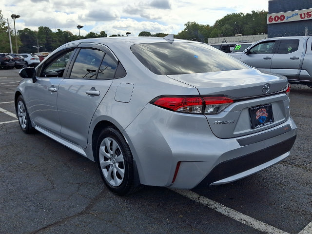 Used 2021 Toyota Corolla LE FWD image 3