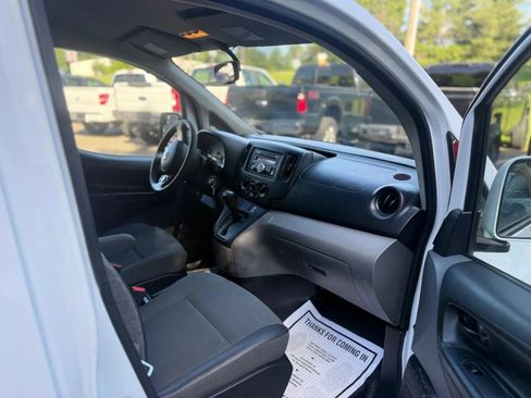 Used 2017 Nissan NV200 SV FWD image 22