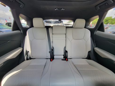 Used 2023 Lexus RX 350 Premium image 17
